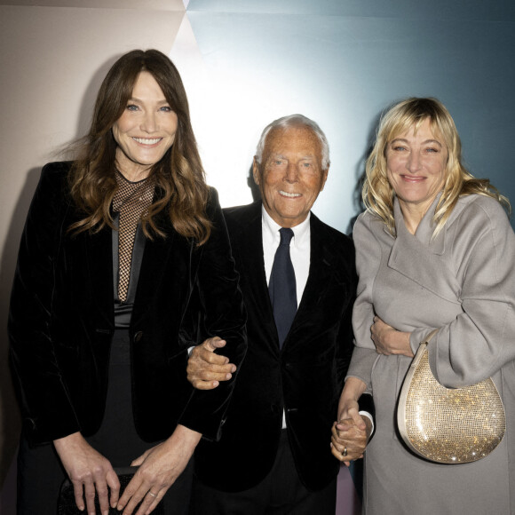Carla Bruni Sarkozy, Giorgio Armani, Valeria Bruni Tedeschi - Personnalités dans les backstage du défilé de mode Haute-Couture "Giorgio Armani Privé" lors de la fashion week de Paris. Le 24 janvier 2023 