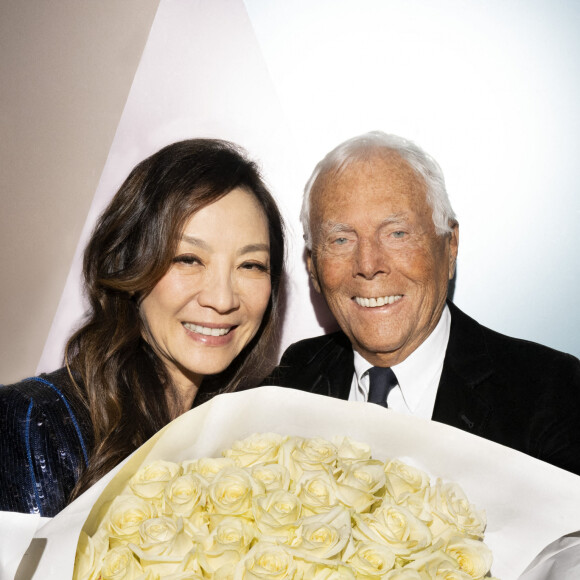 Michelle Yeoh, Giorgio Armani - Personnalités dans les backstage du défilé de mode Haute-Couture "Giorgio Armani Privé" lors de la fashion week de Paris. Le 24 janvier 2023 