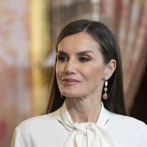 Le roi Felipe VI et la reine Letizia, lors de la réception du corps diplomatique accrédité en Espagne, au Palais Royal à Madrid, le 25 janvier 2023.