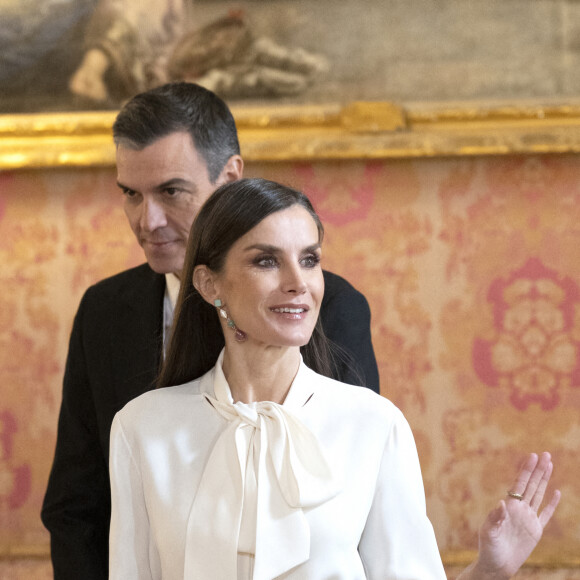 Le roi Felipe VI et la reine Letizia, lors de la réception du corps diplomatique accrédité en Espagne, au Palais Royal à Madrid, le 25 janvier 2023.
