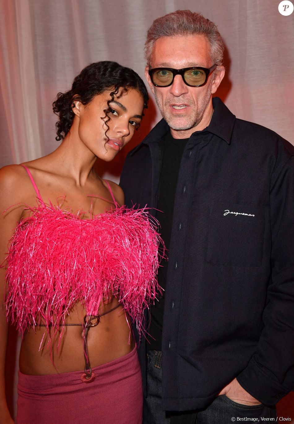 Vincent Cassel et sa femme Tina Kunakey au photocall en front row du ...