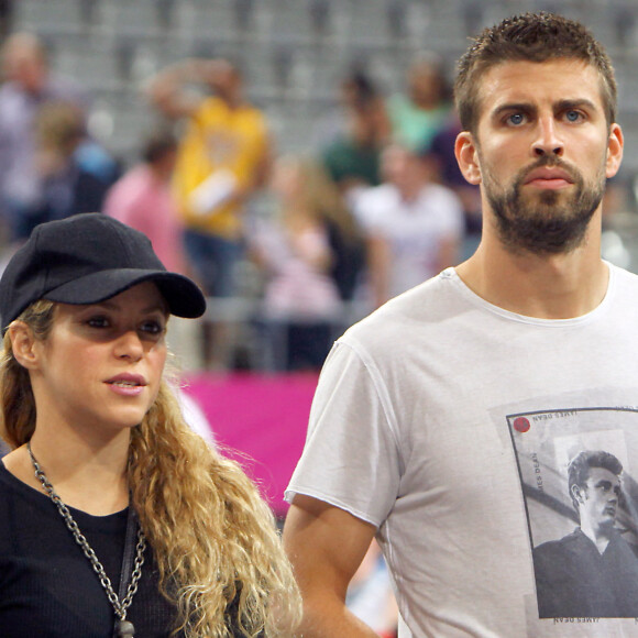 Shakira et son compagnon Gerard Pique assistent au quart de finale de la coupe du monde de basket entre la Slovénie et les États-Unis à Barcelone en Espagne.