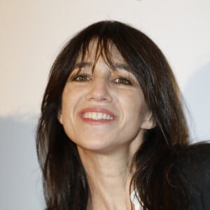 Charlotte Gainsbourg - Photocall de la 10ème édition du "Global Gift Gala 2022" au Four Seasons Hotel George V à Paris le 19 novembre 2022. © Marc Ausset-Lacroix / Bestimage