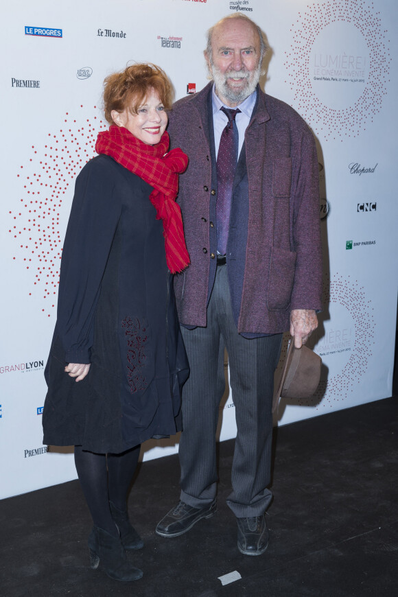 Jean-Pierre Marielle et sa femme Agathe Natanson - Inauguration de l'exposition "Lumière! Le cinéma inventé!" au Grand Palais à Paris, le 26 mars 2015. 