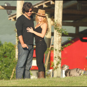 Shakira et Antonio de la Rúa lors de vacances à Punta del Este en 2008