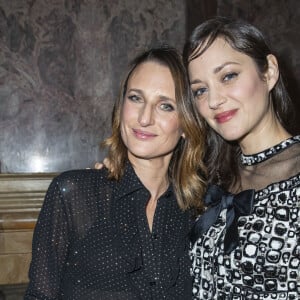 Camille Cottin et Marion Cotillard (en Chanel) - Intérieur du dîner Chanel des révélations César 2020 au Petit Palais à Paris, le 13 janvier 2020. © Olivier Borde/Bestimage 