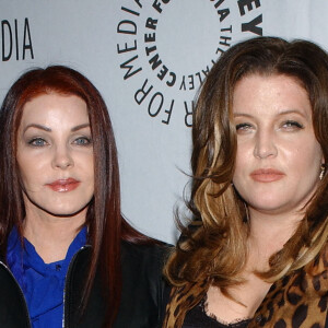 Lisa Marie Presley, fille unique du "King" Elvis, à 54 ans avec sa mère Priscilla en 2008