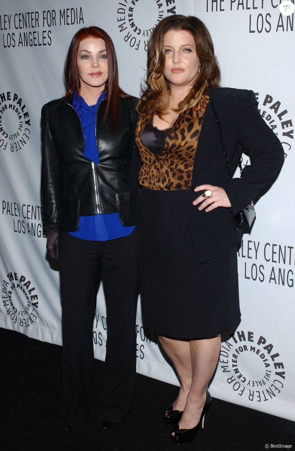Lisa Marie Presley, fille unique du &quot;King&quot; Elvis, à 54 ans avec sa mère Priscilla en 2008  