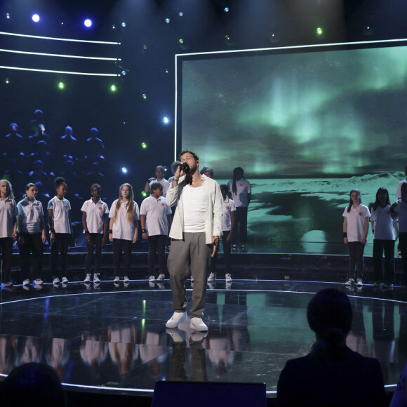 Exclusif - Claudio Capéo - Enregistrement de l'émission "300 Choeurs : Le tour de France en chansons" à Paris, diffusée le 3 février 2023 à 21h10 sur France 3 © Jack Tribeca / Bestimage