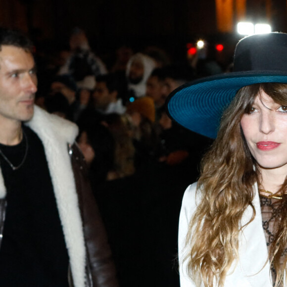 Simon Buret et Lou Doillon - Arrivées au défilé de mode Haute-Couture "Jean Paul Gaultier" lors de la fashion week de Paris. Le 25 janvier 2023 © Veeren-Christophe Clovis / Bestimage 