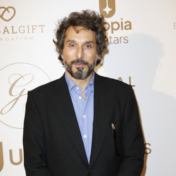 Vincent Elbaz - Photocall du "Global Gift Gala" au Four Seasons Hotel George V à Paris. © Marc Ausset-Lacroix / Bestimage 