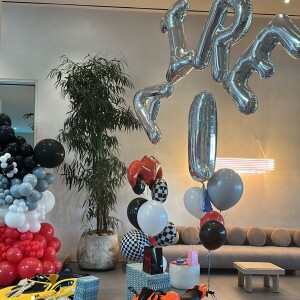 Anniversaire du fils de Aire Webster via la story de Kylie Jenner.