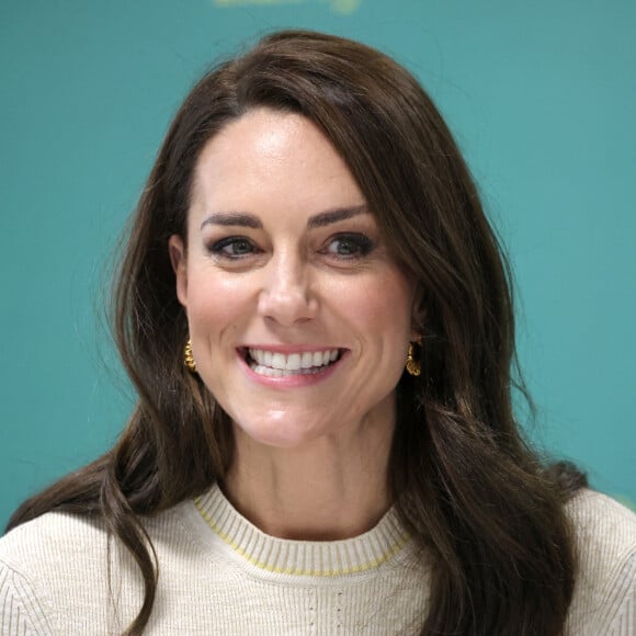 Catherine (Kate) Middleton, princesse de Galles, rencontre les étudiants du programme d'études sur l'enfance qui se concentre sur une approche large du développement de la petite enfance, lors de sa visite à la ville pour le lancement de la campagne Shaping Us pour sensibiliser à l'importance unique de la petite enfance, à l'Université de Leeds, West Yorkshire, Royaume-Uni, le 31 janvier 2023. 