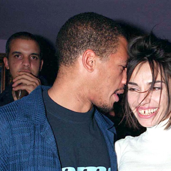 Béatrice Dalle et JoeyStarr lors de la soirée Motorola à Paris en 2001.