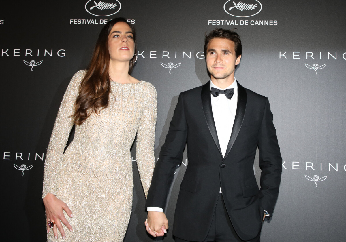 7347544-anouchka-delon-et-son-compagnon-julien-d-1200x0-2.jpg