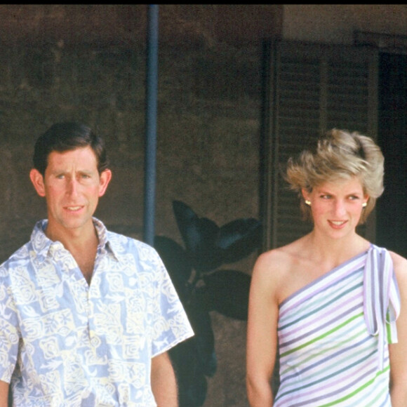 ARCHIVES - Le prince Felipe d'Espagne avec la reine Sophia, le roi Juan Carlos, le prince Charles, la princesse Diana et leurs enfants William et Harry en Espagne à Palma de Majorque en 1986 