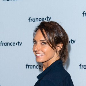 Julia Vignali lors du photocall dans le cadre de la conférence de presse de France Télévisions au Pavillon Gabriel à Paris, France, le 24 août 2021. © Pierre Perusseau/Bestimage 