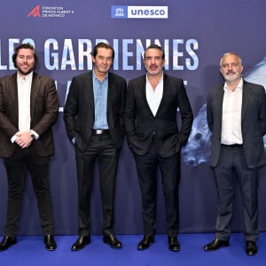 Julien Seul, l'un des producteurs du film, Jean-Albert Lièvre, le réalisateur, Jean Dujardin et son frère Marc Dujardin producteur du film durant l'avant première mondiale au Grimaldi Forum à Monaco, le 9 février 2023, du film "Les gardiennes de la planète" réalisé par Jean-Albert Lièvre et raconté par J.Dujardin.  © Bruno Bebert / Bestimage