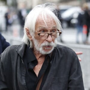 Pierre Richard - Obsèques de Jean-Paul Belmondo en en l'église Saint-Germain-des-Prés, à Paris le 10 septembre 2021. © Cyril Moreau / Bestimage