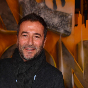 Exclusif - Bernard Montiel à la générale de la comédie musicale "Al Capone" aux Folies Bergère à Paris le 9 février 2023. © Veeren / B. Rindoff / Bestimage 