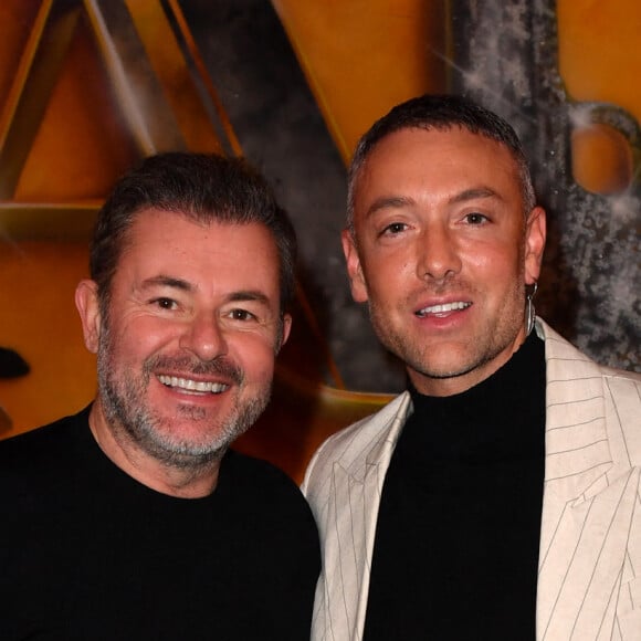 Exclusif - Jérôme Anthony et Maxime Dereymez à la générale de la comédie musicale "Al Capone" aux Folies Bergère à Paris le 9 février 2023. © Veeren / B. Rindoff / Bestimage 