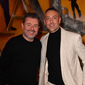 Exclusif - Jérôme Anthony et Maxime Dereymez à la générale de la comédie musicale "Al Capone" aux Folies Bergère à Paris le 9 février 2023. © Veeren / B. Rindoff / Bestimage 