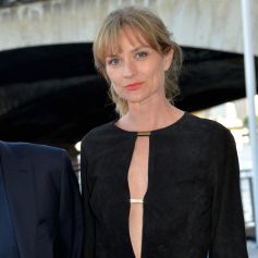Richard Berry et sa femme Pascale Louange - Soirée de gala de la "Maud Fontenoy Fondation" à bord de la péniche Ducasse sur Seine à Paris le 6 juin 2019. Depuis 2008, la Maud Fontenoy Foundation, reconnue d'intérêt général, s'engage en France comme à l'international pour préserver nos océans. Elle mène des actions d'éducation à l'environnement et au développement durable auprès de la jeune génération et du grand public avec le soutien de son comité d'experts, du Ministère de l'Education nationale et du Ministère de l'Ecologie ainsi que de la Commission Océanographique Intergouvernementale de l'UNESCO. © Veeren/Bestimage 
