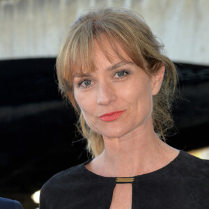 Richard Berry et sa femme Pascale Louange - Soirée de gala de la "Maud Fontenoy Fondation" à bord de la péniche Ducasse sur Seine à Paris le 6 juin 2019. Depuis 2008, la Maud Fontenoy Foundation, reconnue d'intérêt général, s'engage en France comme à l'international pour préserver nos océans. Elle mène des actions d'éducation à l'environnement et au développement durable auprès de la jeune génération et du grand public avec le soutien de son comité d'experts, du Ministère de l'Education nationale et du Ministère de l'Ecologie ainsi que de la Commission Océanographique Intergouvernementale de l'UNESCO. © Veeren/Bestimage 