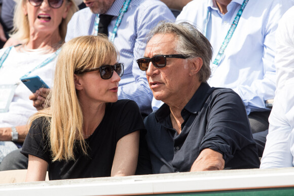Richard Berry et sa femme Pascale Louange dans les tribunes lors des internationaux de tennis de Roland Garros à Paris, France, le 4 juin 2019. © Jacovides-Moreau/Bestimage 
