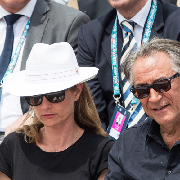 Richard Berry et sa femme Pascale Louange dans les tribunes lors des internationaux de tennis de Roland Garros à Paris, France, le 4 juin 2019. © Jacovides-Moreau/Bestimage 