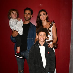 Rachel Legrain Trapani, son compagnon Valentin Leonard avec leur fils Andrea et Gianni - Backstage lors du défilé d'ouverture du salon du chocolat 2022 à Paris porte de Versailles le 27 octobre 2022. © Veeren / Pierre Perusseau / Bestimage 