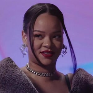 La chanteuse Rihanna lors de l'interview avant sa prestation à la mi-temps du Super Bowl. Le 12 février 2023 