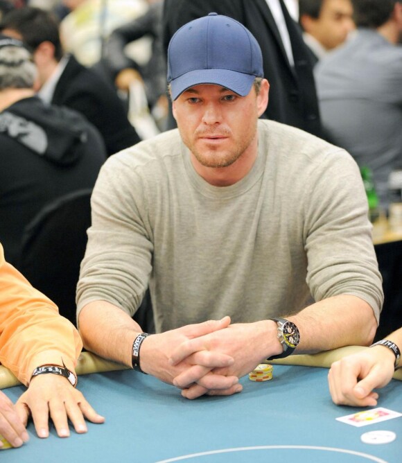 Eric Dane participent à un tournoi de poker, à Los Angeles. 20/02/2010