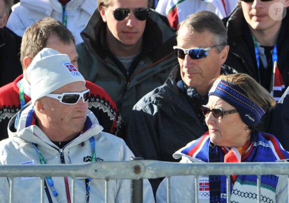 Le roi Harald V et la reine Sonja de Norvège ont assisté au 15 km (mass start) en biathlon. Le Français Martin Fourcade a été médaillé d'argent.