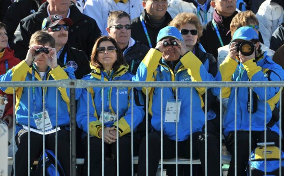 Carl Philip de Suède et ses parents le roi Carl XVI Gustaf et la reine Silvia, ont assisté au 15 km (mass start) en biathlon. Le Français Martin Fourcade a été médaillé d'argent.