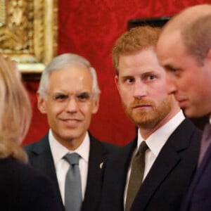 Le prince William, duc de Cambridge, et le prince Harry, duc de Sussex, lors de la conférence "2018 Illegal Wildlife Trade" au palais St James à Londres. Le 10 octobre 2018 