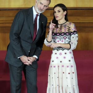 Elle a accompagné son mari Felipe VI aux Prix nationaux de la Culture à Saragosse dans le Nord de l'Espagne.
Le roi Felipe VI et la reine Letizia d'Espagne lors de la cérémonie des "2021 National Culture Awards" à Saragosse. Le 20 février 2023