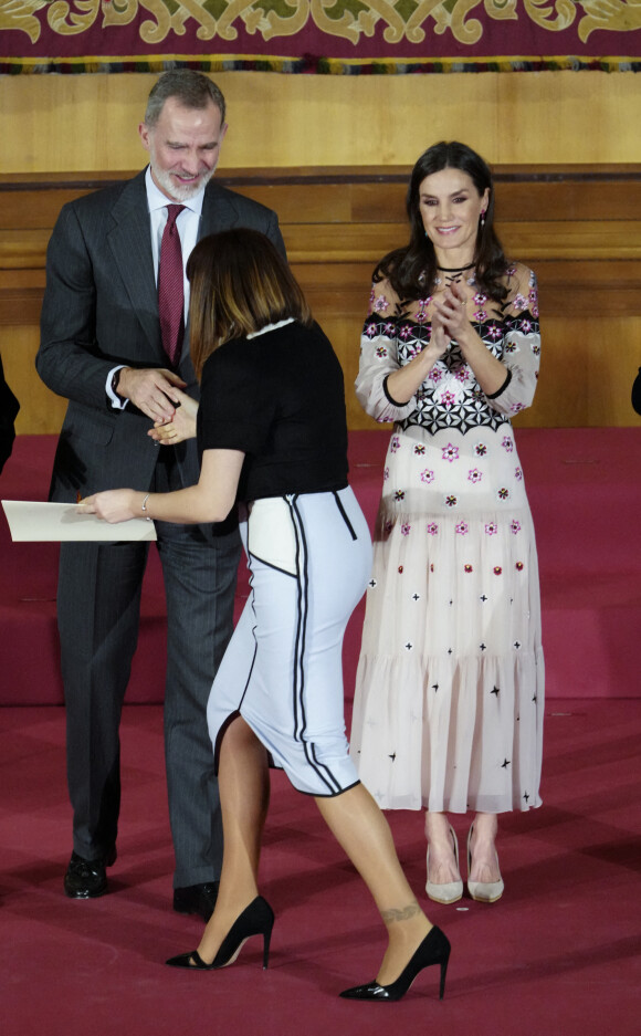 Le roi Felipe VI et la reine Letizia d'Espagne lors de la cérémonie des "2021 National Culture Awards" à Saragosse. Le 20 février 2023 
