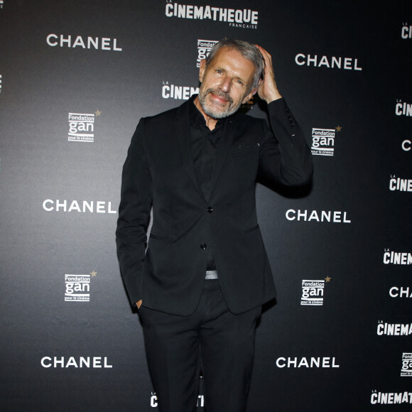 Lambert Wilson - People à la projection du film "L'année dernière à Marienbad" à l'occasion de la rétrospective Alain Resnais à la Cinémathèque à Paris. Le 18 novembre 2021 © Denis Guignebourg / Bestimage