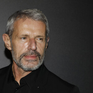 Lambert Wilson - People à la projection du film "L'année dernière à Marienbad" à l'occasion de la rétrospective Alain Resnais à la Cinémathèque à Paris. Le 18 novembre 2021 © Denis Guignebourg / Bestimage