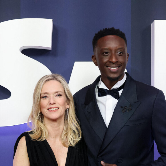 Léa Drucker (robe Chloé, chaussures Louboutin, bijoux Boucheron) et Ahmed Sylla au photocall de la 48ème cérémonie des César à l'Olympia à Paris le 24 février 2023 © Dominique Jacovides / Olivier Borde / Bestimage 