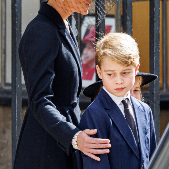 Catherine (Kate) Middleton, princesse de Galles,, Le prince George de Galles et La princesse Charlotte de Galles - Funérailles d'Etat de la reine Elizabeth II d'Angleterre, à Londres, Royaume Uni, le 19 septembre 2022. 