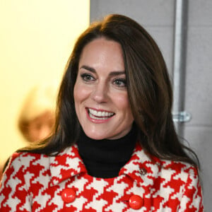 Kate Middleton est-elle enceinte de son 4ème enfant ?
Le prince William, prince de Galles, et Catherine (Kate) Middleton, princesse de Galles, rencontrent des joueurs blessés, soutenus par le Welsh Rugby Charitable Trust, avant d'ouvrir officiellement la suite Sir Tasker Watkins. Le prince de Galles, patron de la Welsh Rugby Union (WRU), et la princesse de Galles, patron de la Rugby Football Union, assisteront au match des Six Nations opposant le Pays de Galles à l'Angleterre au stade Millenium.