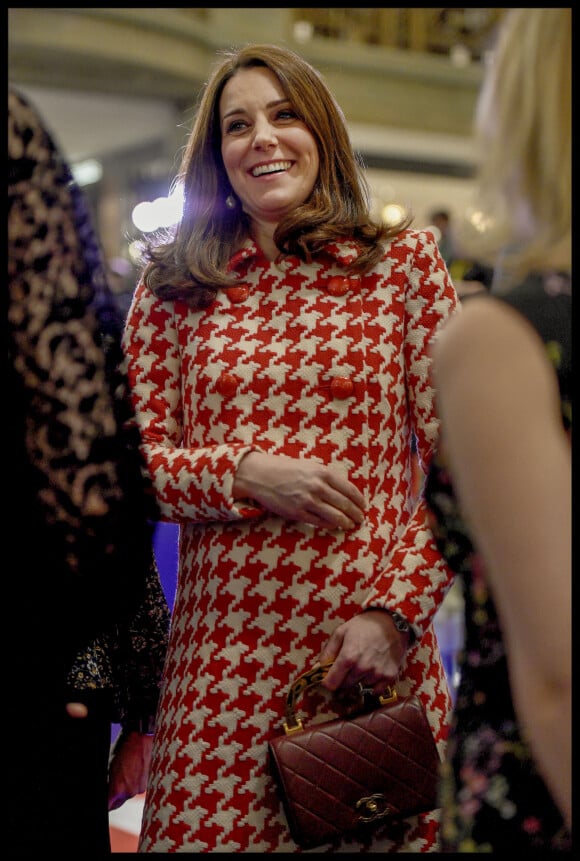 Catherine Kate Middleton (enceinte), (sac Chanel) , duchesse de Cambridge lors de la visite du Department Store NK à Stockholm le 31 janvier 2018. 