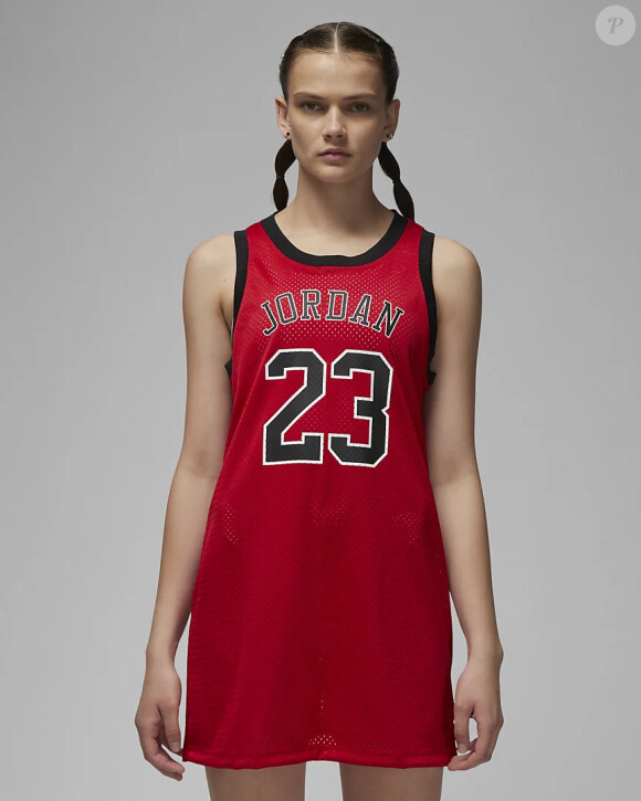 Le style des basketteurs se féminise avec cette robe maillot de basket Jordan (Her)itage Nike