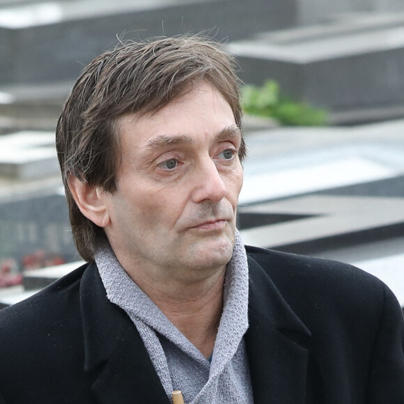 Parallèment au grave accident qu'il a provoqué, Pierre Palmade est impliqué dans une enquête pour détention d'images à caractère pédopornographique
Pierre Palmade lors des obsèques de Véronique Colucci au cimetière communal de Montrouge, le 12 avril 2018.