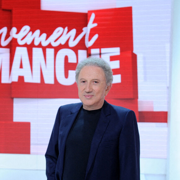 Très ami avec Jacques Martin, il a toujours eu un geste pour l'animateur lorsque celui-ci était malade.
Exclusif - Michel Drucker - Enregistrement de l'émission "Vivement dimanche" au studio Gabriel, présentée par M.Drucker, diffusée sur France 3 le 4 septembre 2022. © Guillaume Gaffiot / Bestimage