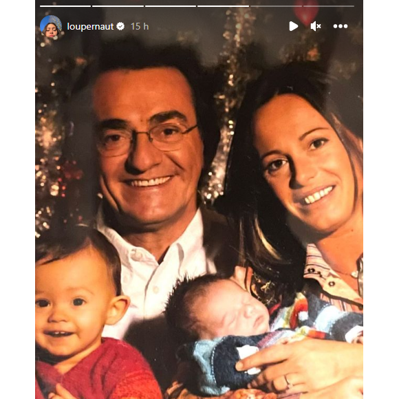 Puis, la jeune femme a dévoilé un craquant portrait de famille, datant de lorsqu'elle et son frère Tom étaient encore des bébés.