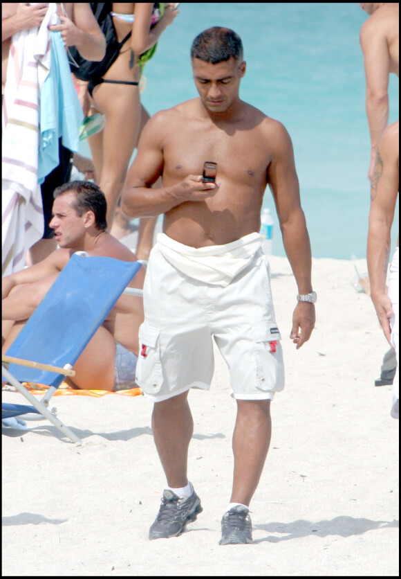 Pour le moment, l'ancien footballeur n'a pas réagi concernant la décision de sa fille
 
Archives - Romario sur une plage de Miami