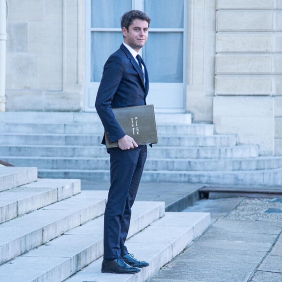 Gabriel Attal, ministre délégué, chargé des Comptes publics - Sorties du conseil des ministres du 19 janvier 2023 au palais de l'Elysée à Paris © Baptiste Autissier / Panoramic / Bestimage